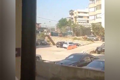 ABŞ-ın Livandakı səfirliyi atəşə tutuldu: Yaralı var - VİDEO