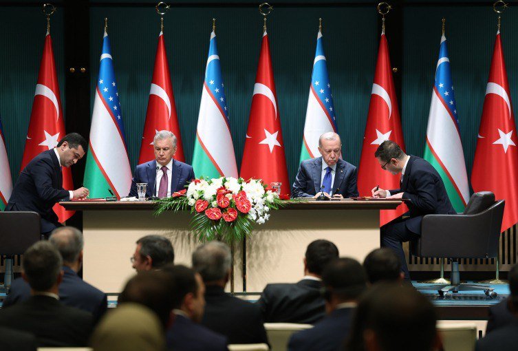 Türkiyə ilə Özbəkistan arasında 18 sənəd imzalanıb - FOTO - foto 2