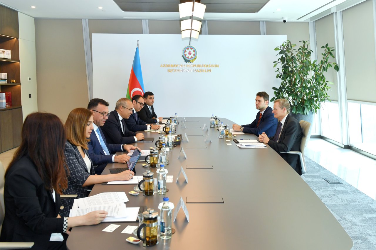 Azərbaycanla AIIB arasında ikitərəfli əməkdaşlıq MÜZAKİRƏ EDİLDİ - FOTO