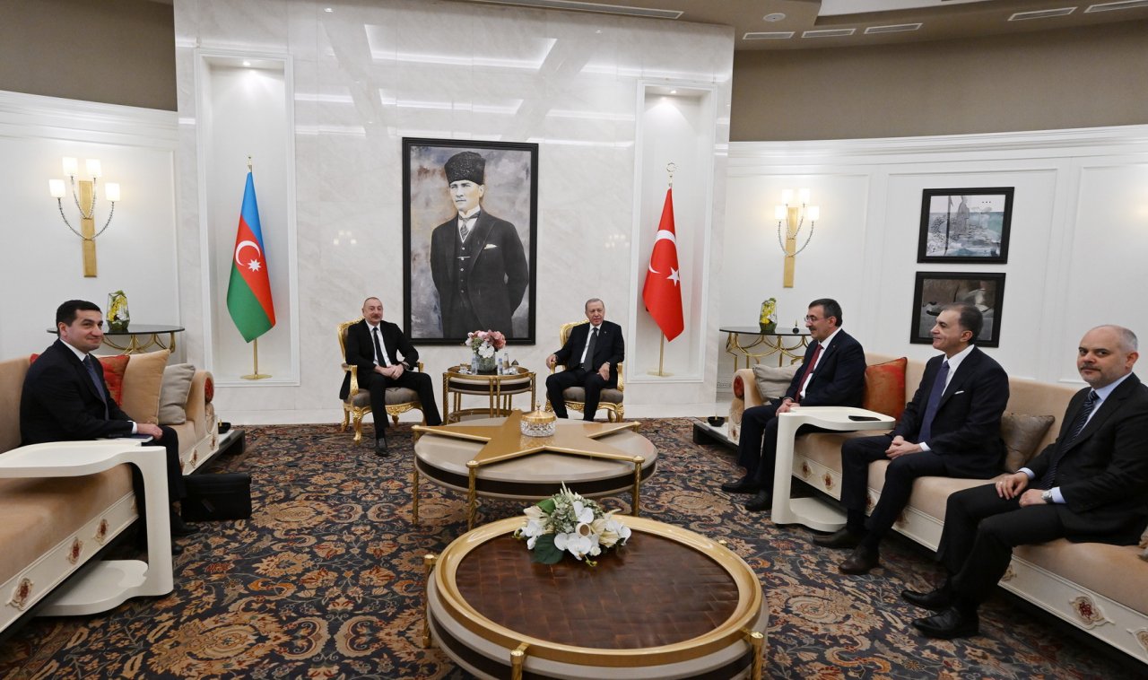 Azərbaycan və Türkiyə prezidentləri Ankaranın Esenboğa Hava Limanında GÖRÜŞDÜLƏR - FOTO - foto 3