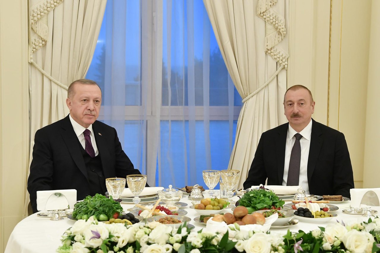 İlham Əliyev və Ərdoğan birgə nahar ediblər