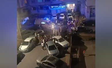 Bakıda yeni tikilmiş binada lift qırıldı, xəsarət alanlar var - VİDEO Bakıda yeni tikilmiş binada lift qırıldı, xəsarət alanlar var - VİDEO