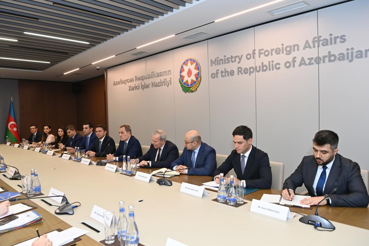 XİN başçısı Aİ-nin iqlim dəyişikliyinə qarşı mübarizə üzrə komissarını QƏBUL EDİB - FOTO - foto 1