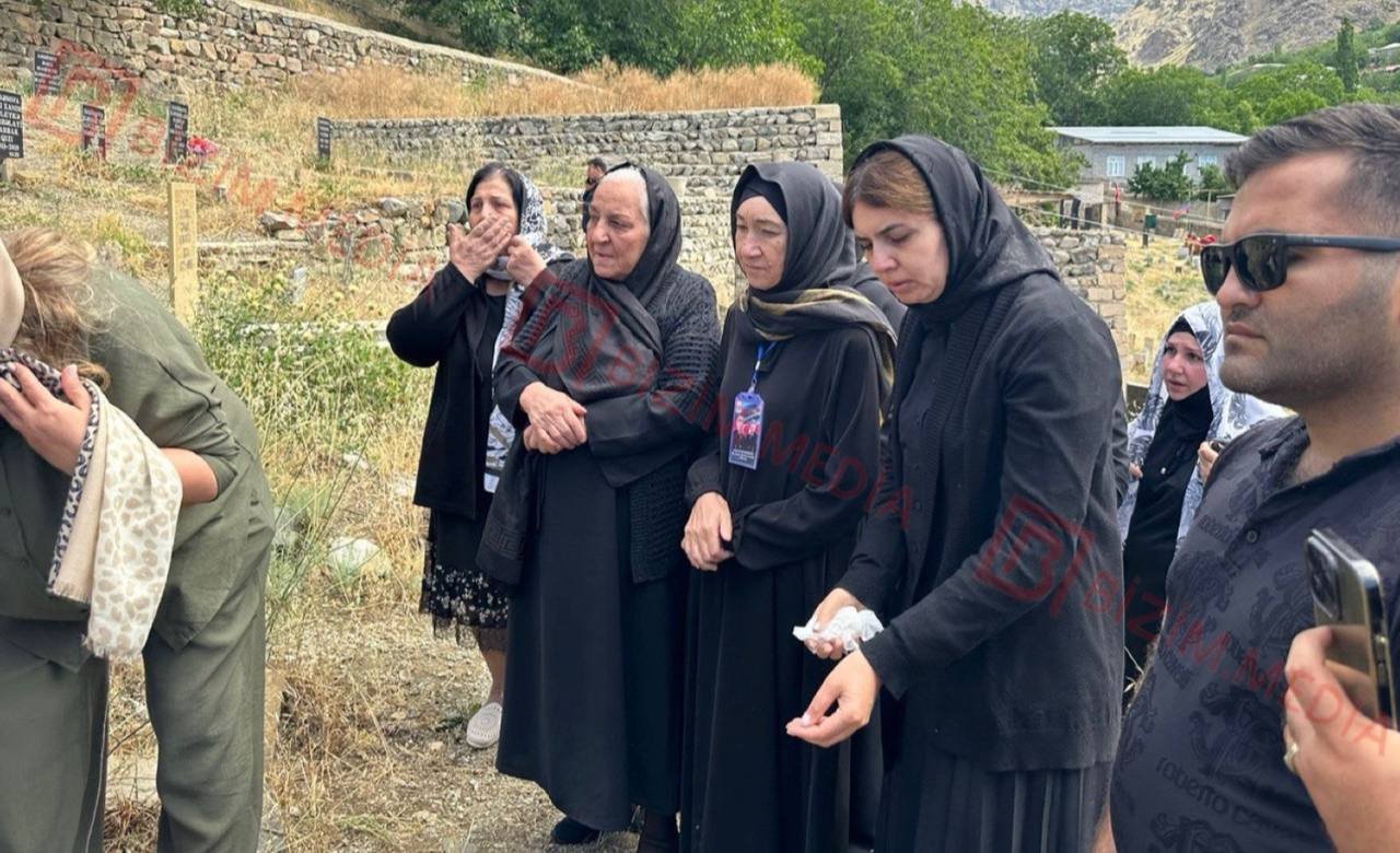 Şəhid anaları Ceyhun Hüseynovun məzarı başında – FOTO/VİDEO - foto 3