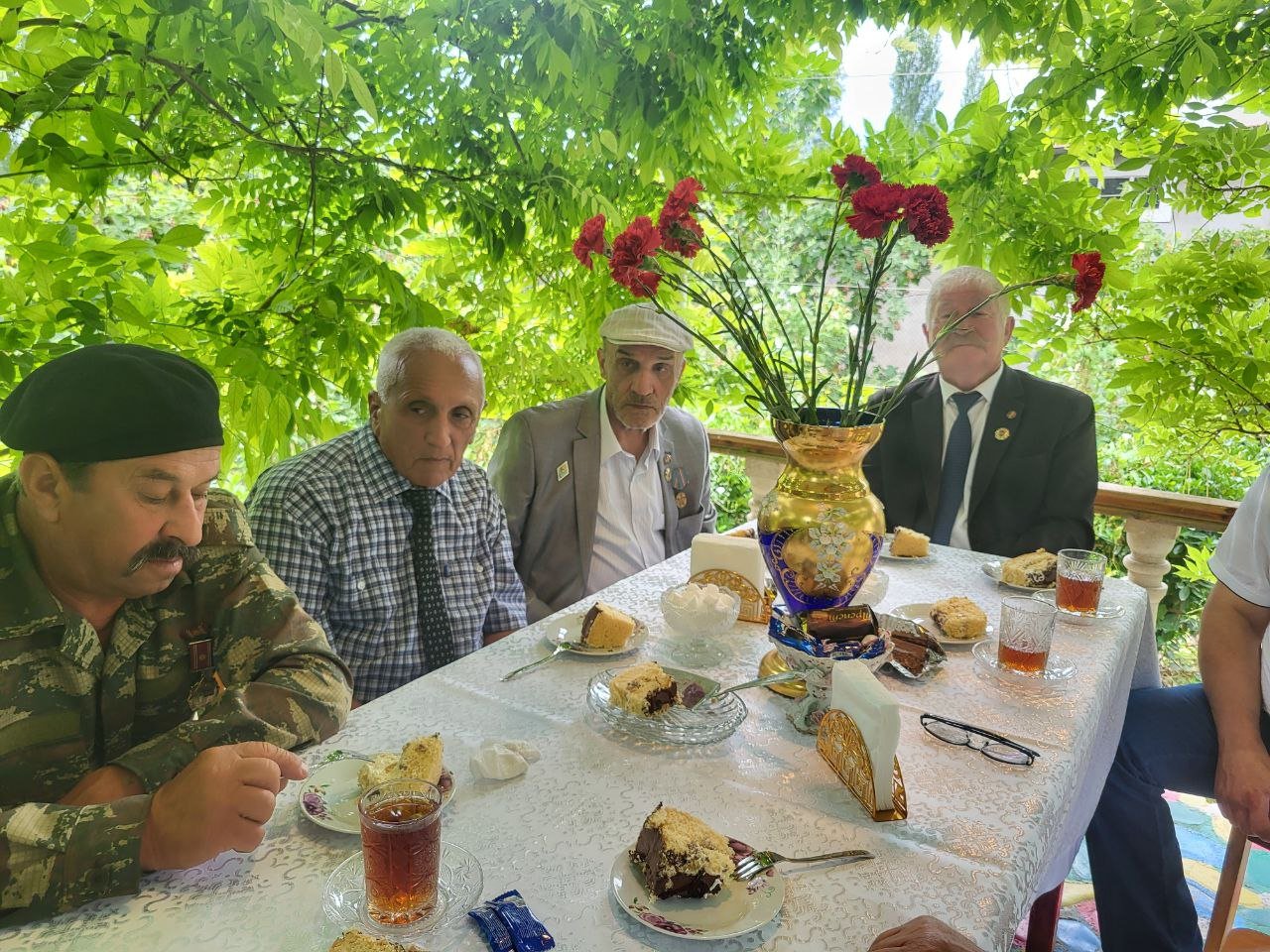 Veteranlar ad günündən bir gün öncə 100 yaşlı Məhəmməd kişiyə nə sürpriz etdilər? - FOTO/VİDEO - foto 9
