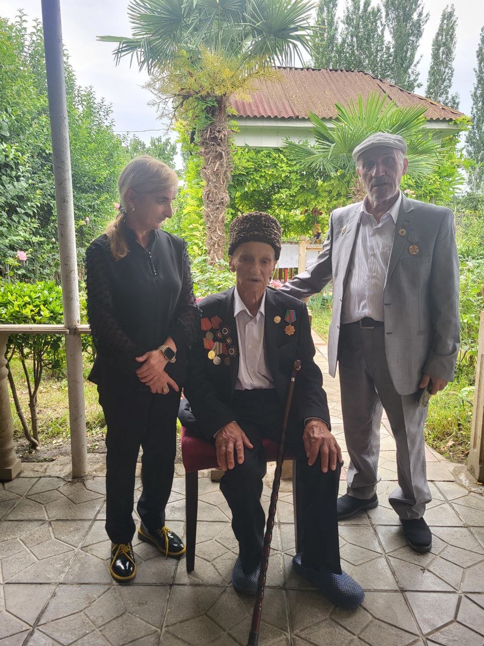 Veteranlar ad günündən bir gün öncə 100 yaşlı Məhəmməd kişiyə nə sürpriz etdilər? - FOTO/VİDEO - foto 1