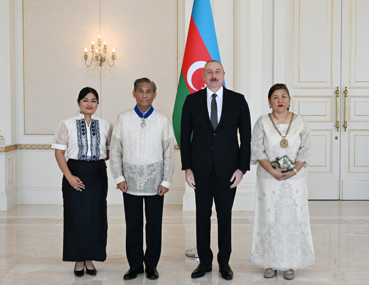 İlham Əliyev Filippinin yeni səfirini qəbul edib - FOTO