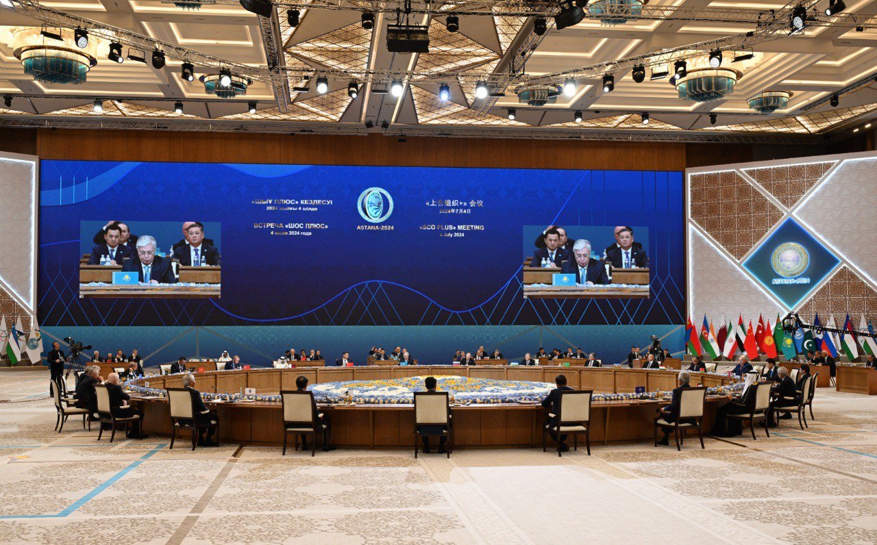 Prezident “ŞƏT plyus” formatında görüşdə çıxış edib - FOTO/VİDEO - foto 1