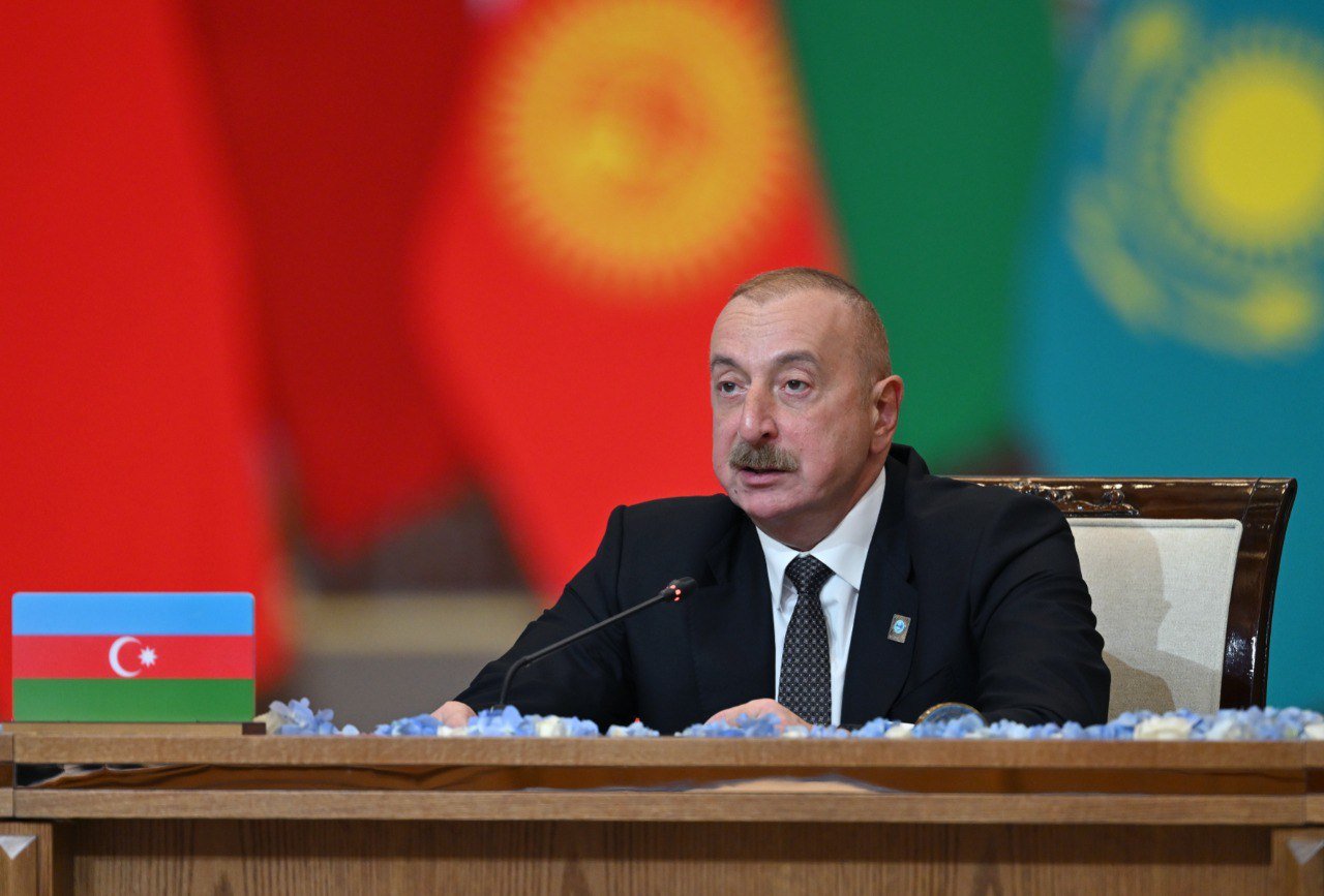 Prezident “ŞƏT plyus” formatında görüşdə çıxış edib - FOTO/VİDEO - foto 7