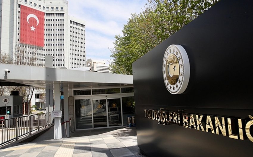 Türkiyə XİN: UEFA-nın Merih Dəmiralla bağlı qərarı əcnəbilərə qarşı qərəzli münasibətin təzahürüdür