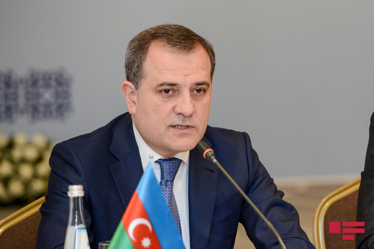 Ceyhun Bayramov: “Ermənistanla sülh sazişinin imzalanması istiqamətində müzakirələr davam edir”