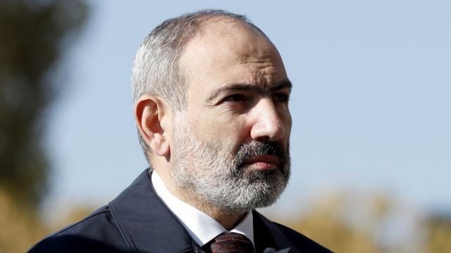 Paşinyan Qazaxla sərhəddə çəkilən dəmir məftillərə baxdı - VİDEO
