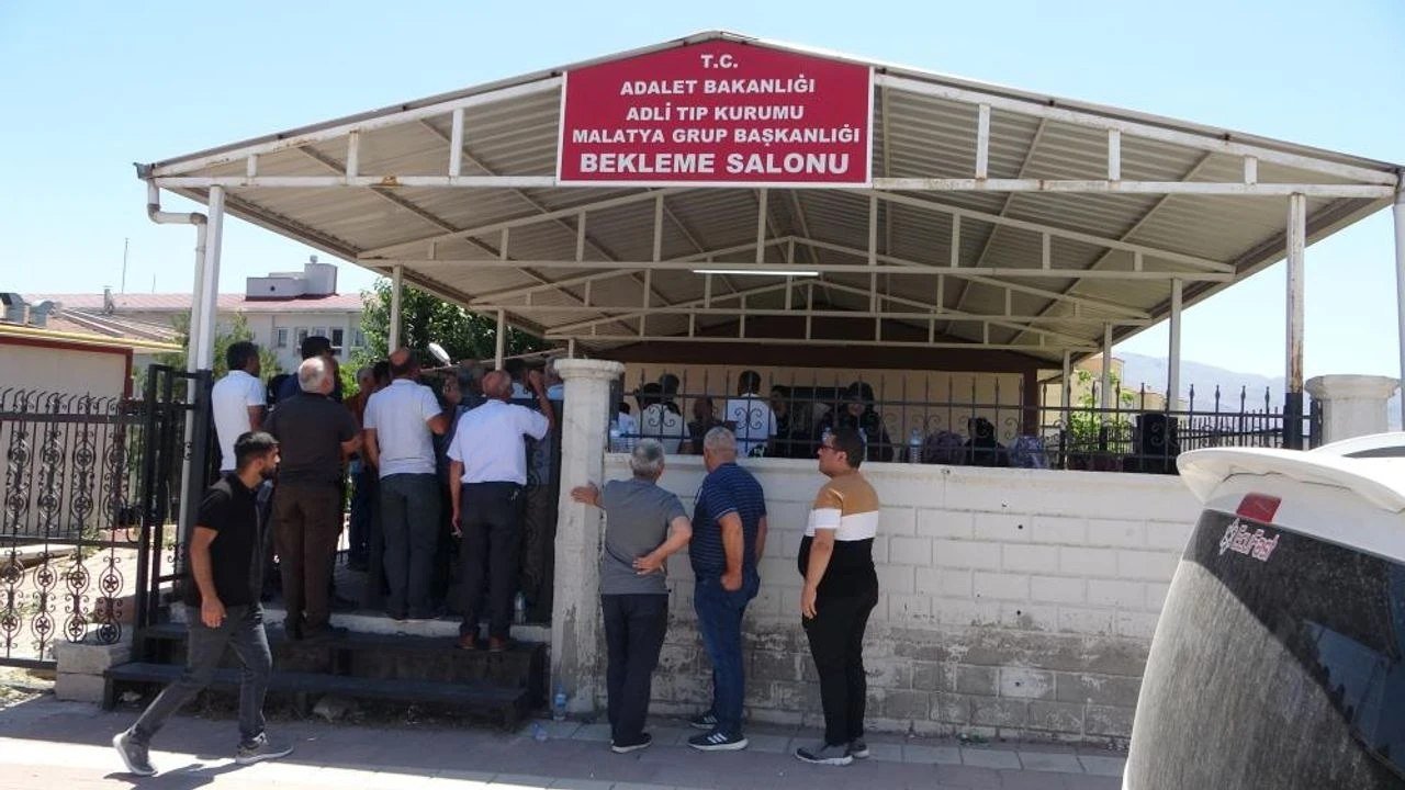 Türkiyədə dəhşət: 61 yaşlı kişi 3 ailə üzvünü qətlə yetirdi – FOTO/VİDEO   - foto 1