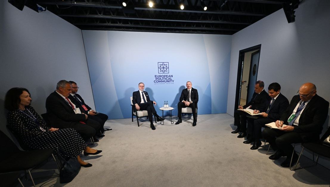 Prezident İlham Əliyev Oksfordda Çexiyanın Baş naziri Petr Fiala ilə görüşüb - FOTO/VİDEO - foto 2