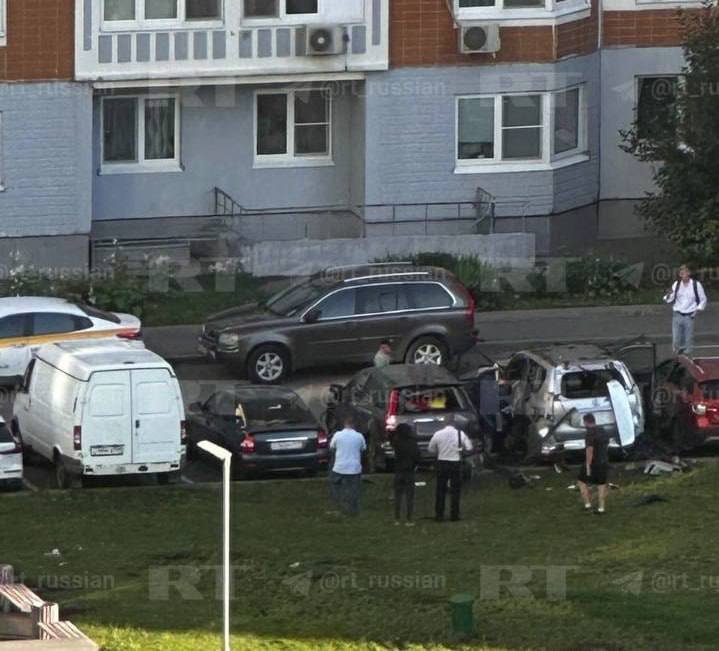 Moskvada “Toyota Land Cruiser” partladıldı: Xəsarət alanlar var – FOTO/VİDEO - foto 3