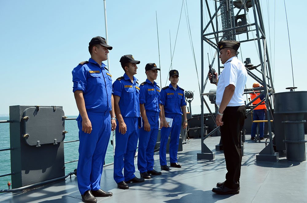 HDQ kursantları gəmiləri döyüşə hazır vəziyyətə gətirdi - FOTO/VİDEO - foto 3