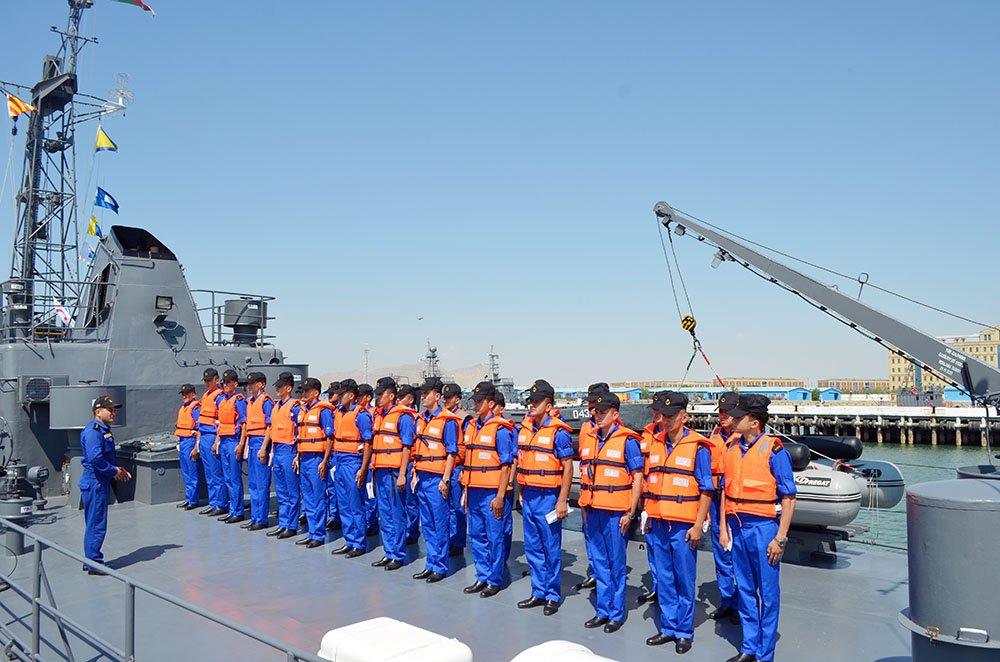 HDQ kursantları gəmiləri döyüşə hazır vəziyyətə gətirdi - FOTO/VİDEO