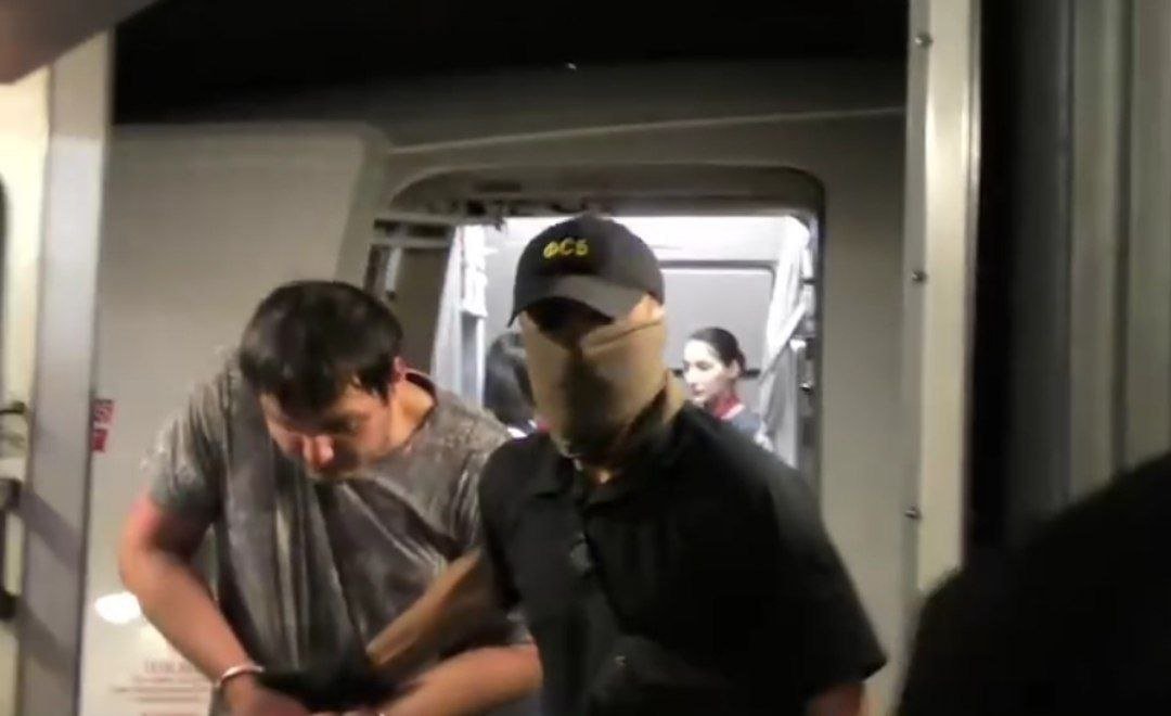 Moskvada maşını partladıb Türkiyədə qaçan şəxs Rusiyaya aparıldı – VİDEO  