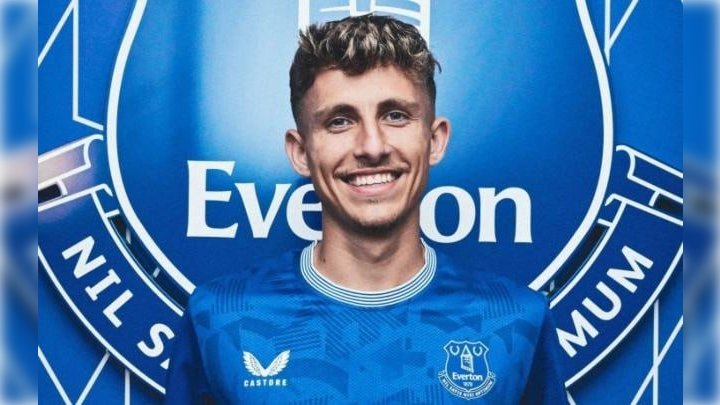 “Napoli”nin futbolçusu “Everton”a keçdi