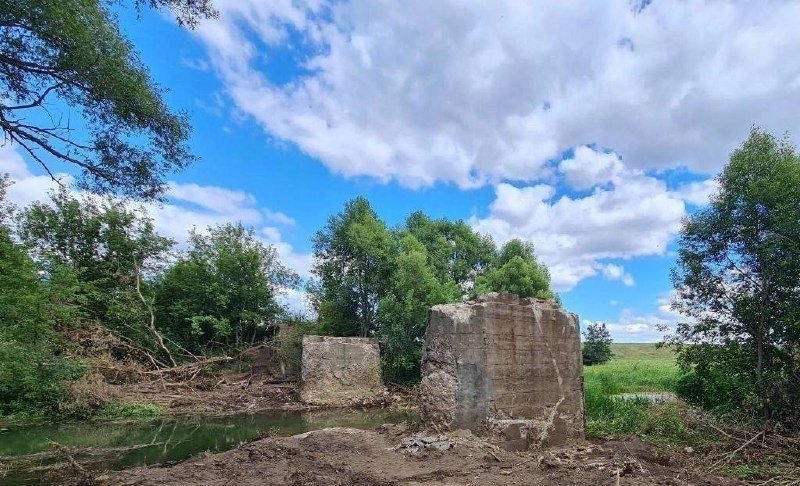 Rusiyada 60 tonluq dəmir yolu körpüsü oğurlanıb - FOTO