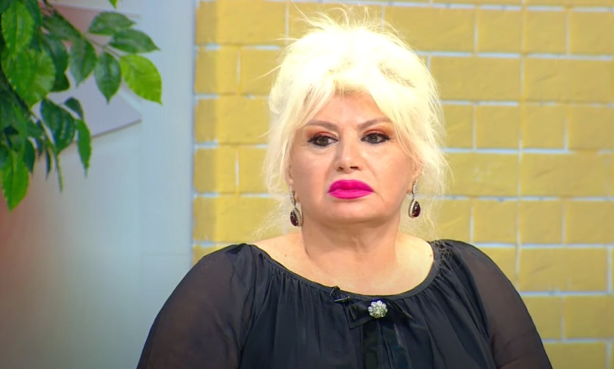 Əməkdar artist Gövhər Rzayevanın qoluna mil taxılıb