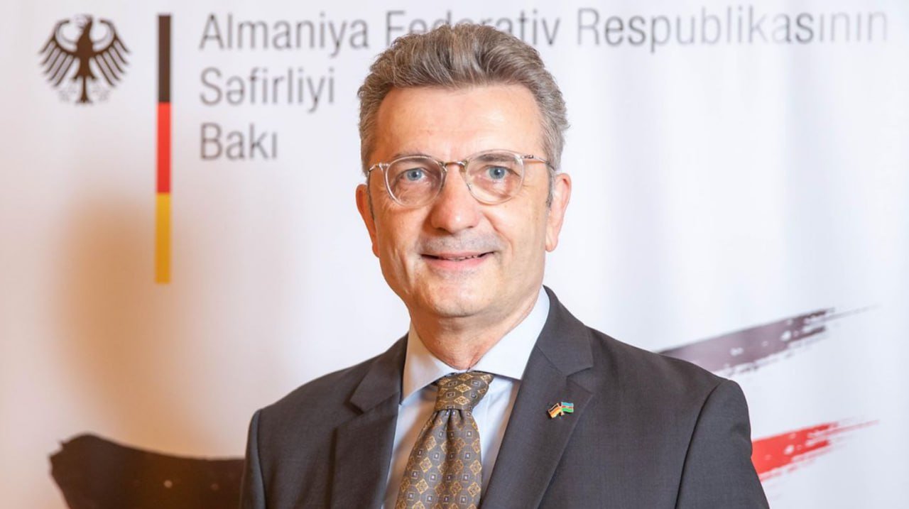 Almaniyalı səfirdən Hidayət Heydərova TƏBRİK: "Bir ildə Avropa, Dünya və Olimpiya çempionu" - FOTO Almaniyalı səfirdən Hidayət Heydərova TƏBRİK: "Bir ildə Avropa, Dünya və Olimpiya çempionu" - FOTO
