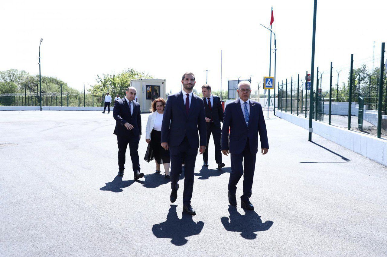 Ermənistan və Türkiyə xüsusi nümayəndələrinin sərhəddə görüşü keçirilir Ermənistan və Türkiyə xüsusi nümayəndələrinin sərhəddə görüşü keçirilir