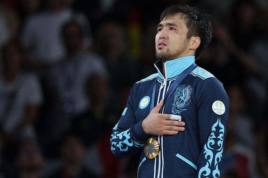 Olimpiadada qızıl medal qazanan qazaxıstanlı idmançıya maraqlı hədiyyələr &ndash; VİDEO