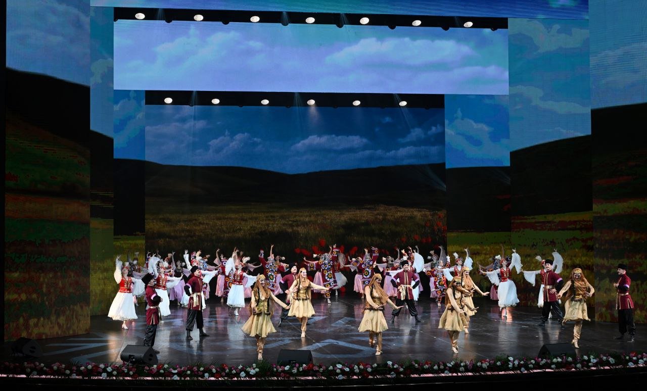 İlham Əliyev Astanada qala konsertdə iştirak edib - FOTO/VİDEO - foto 4