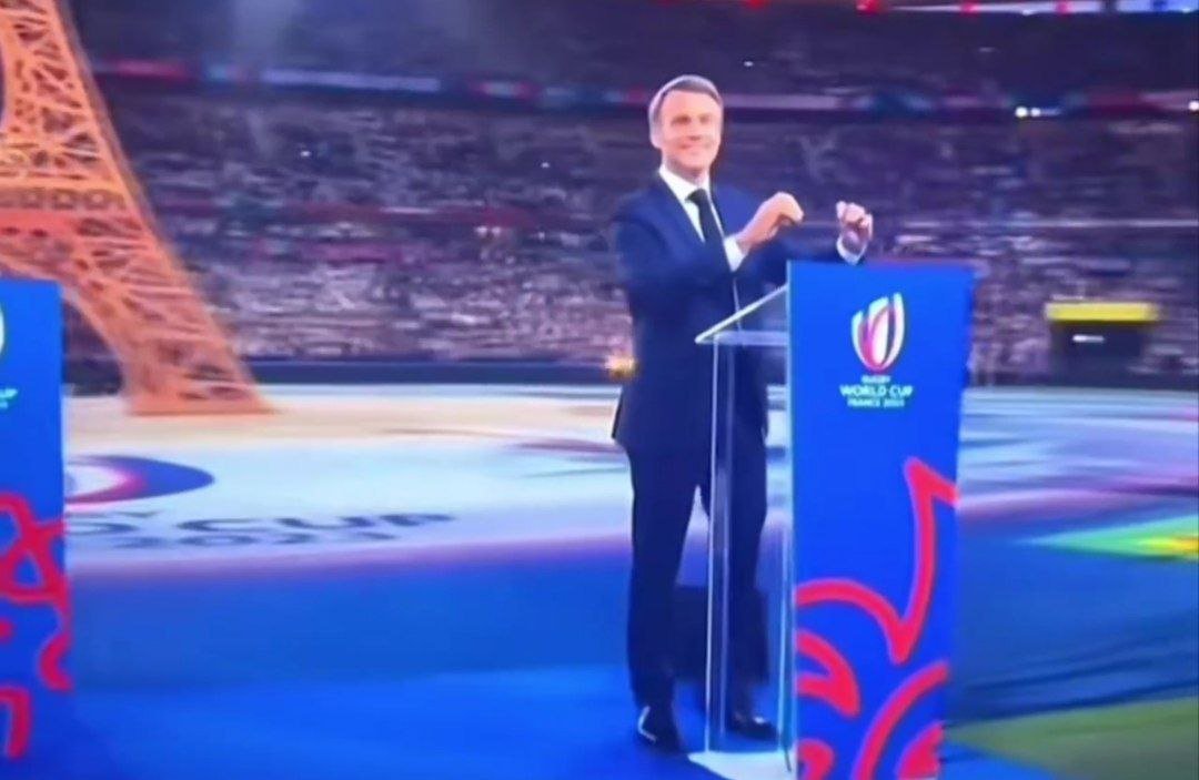 Makronu Olimpiya Oyunlarının bağlanış mərasimində fitə basdılar - VİDEO Makronu Olimpiya Oyunlarının bağlanış mərasimində fitə basdılar - VİDEO