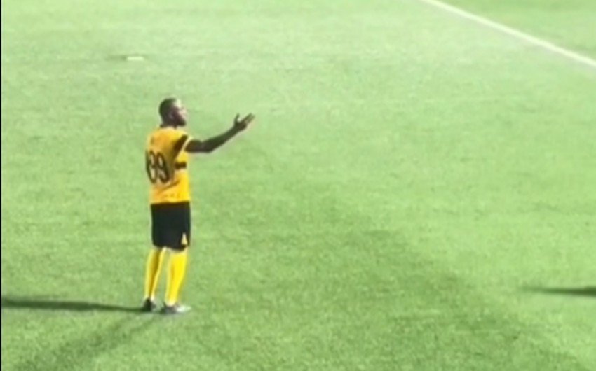 &ldquo;Neftçi&rdquo;nin azarkeşlərlə mübahisə edən futbolçusu üzr istədi - VİDEO