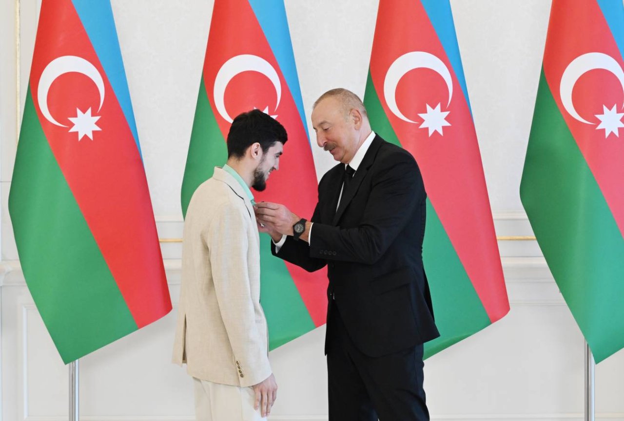 İlham Əliyevin idmançılarla görüşündən FOTOLAR - foto 12