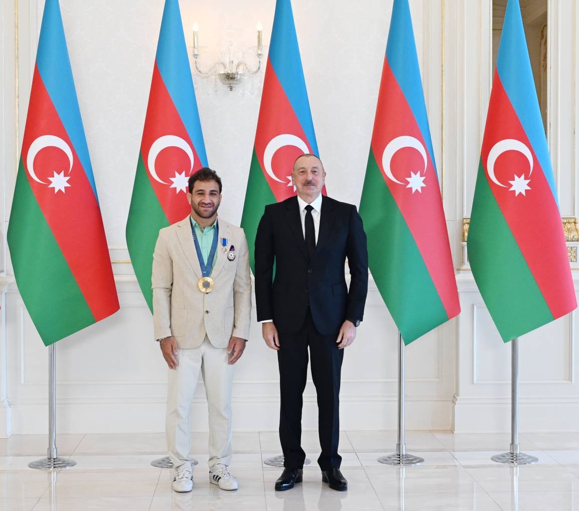 İlham Əliyevin idmançılarla görüşündən FOTOLAR - foto 1