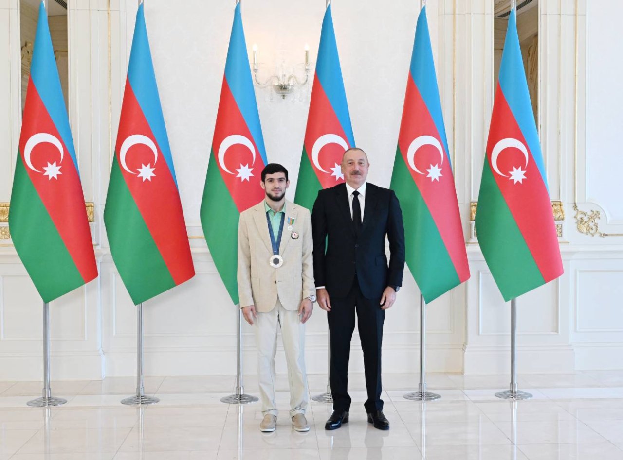 İlham Əliyevin idmançılarla görüşündən FOTOLAR - foto 11