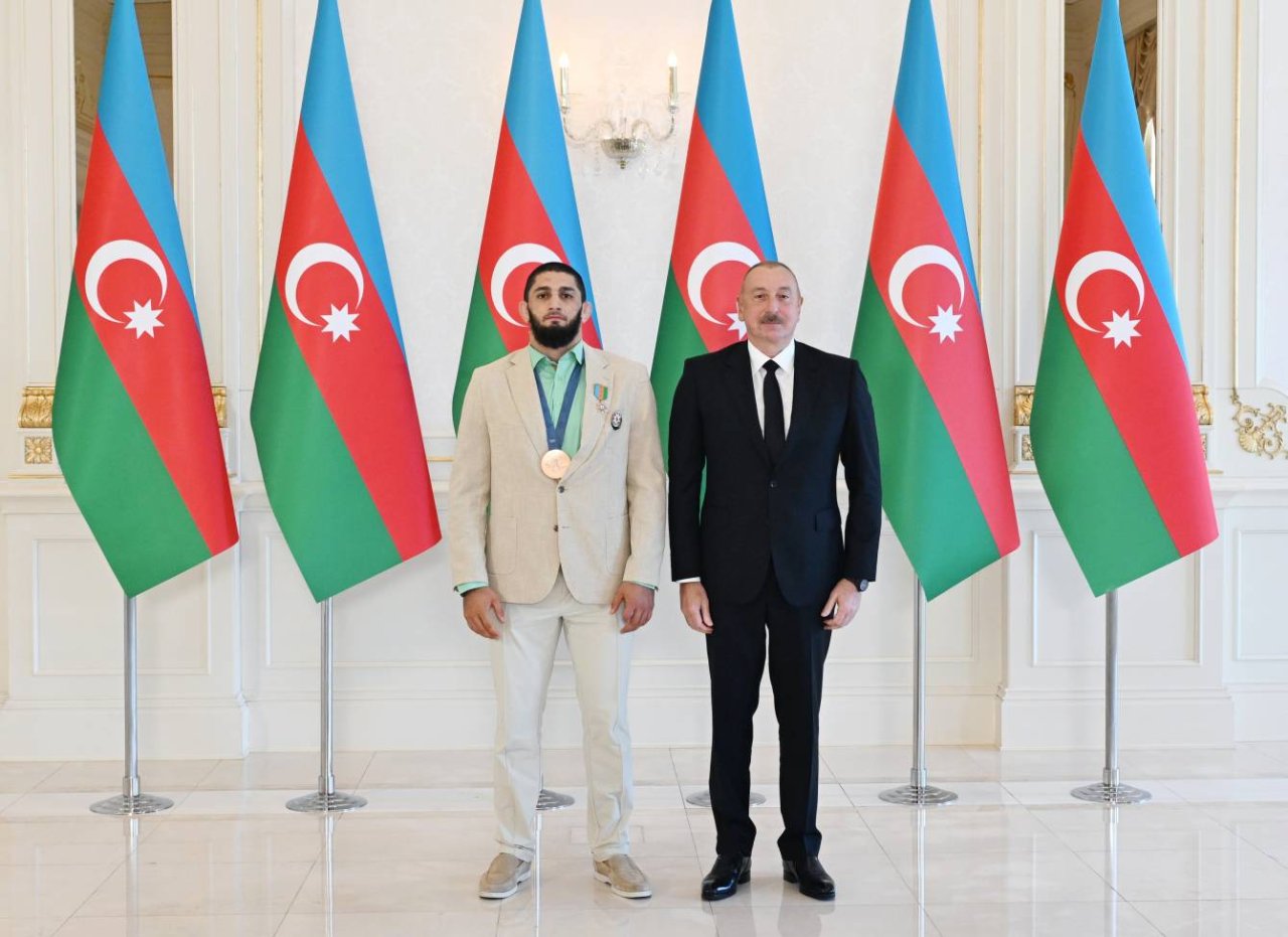 İlham Əliyevin idmançılarla görüşündən FOTOLAR - foto 19