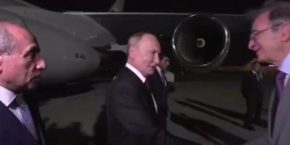 Vladimir Putini Hava Limanında Polad Bülbüloğlu da qarşıladı - VİDEO