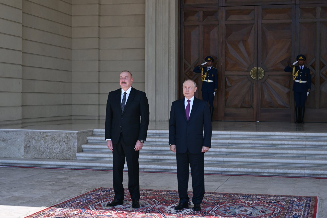 Putinin rəsmi qarşılanma mərasimi keçirildi – FOTO/VİDEO - foto 5