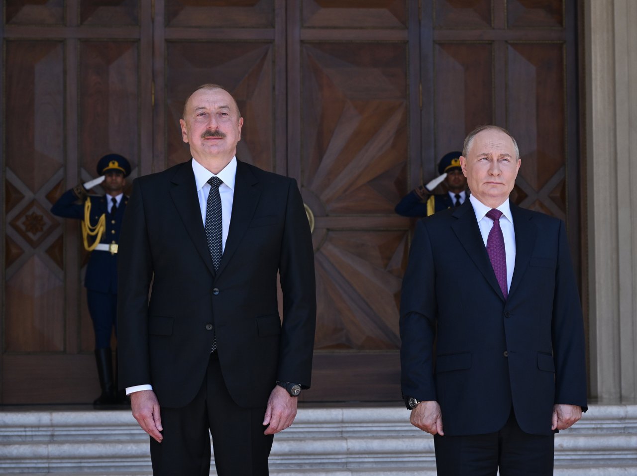 Putinin rəsmi qarşılanma mərasimi keçirildi – FOTO/VİDEO - foto 3