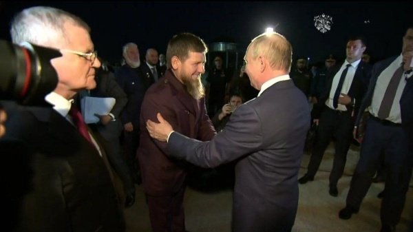Putin Çeçenistana səfər edib - VİDEO Putin Çeçenistana səfər edib - VİDEO
