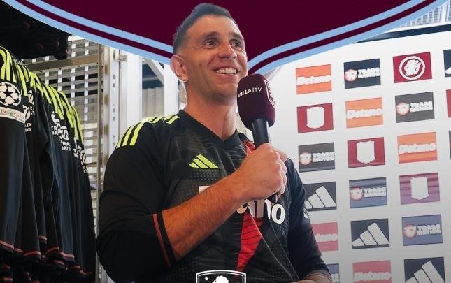 Emiliano Martineslə yeni müqavilə İMZALANDI