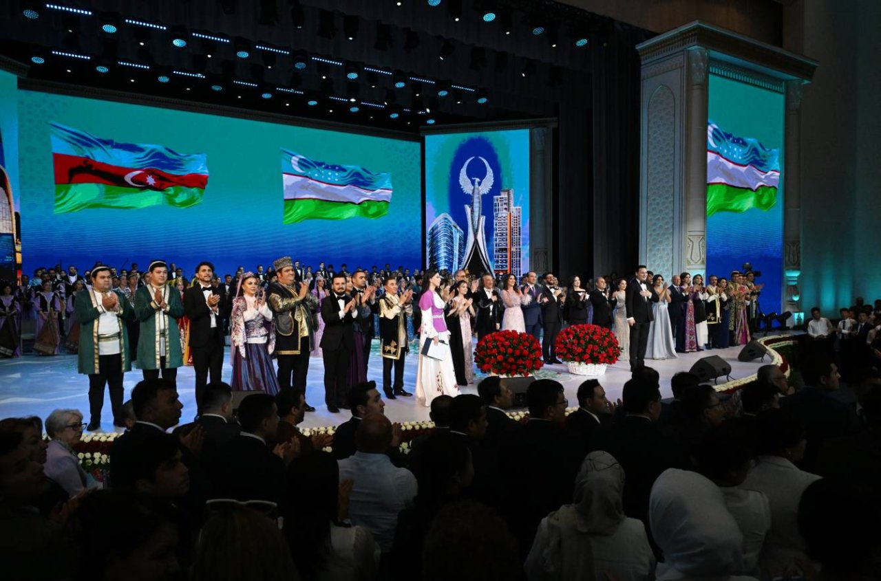 Prezident və xanımı Daşkənddə qala konsertdə iştirak edib - FOTO/VİDEO - foto 6