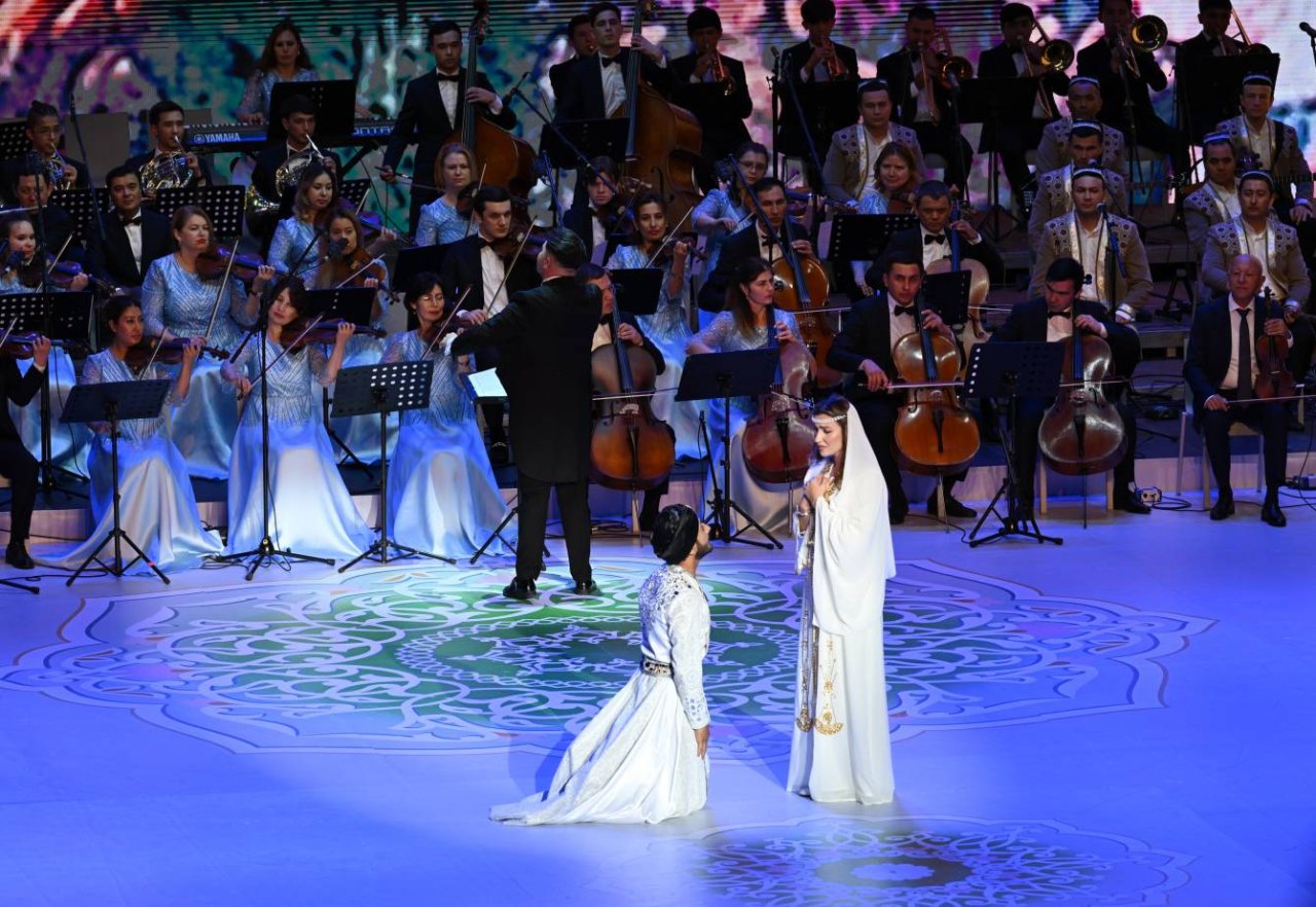 Prezident və xanımı Daşkənddə qala konsertdə iştirak edib - FOTO/VİDEO - foto 7