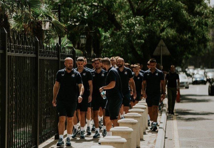 &ldquo;Dinamo&rdquo;nun futbolçuları Bakını gəzdilər - FOTO