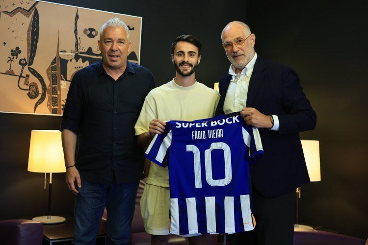 &ldquo;Arsenal&rdquo;ın oyunçusu &ldquo;Porto&rdquo;ya keçdi