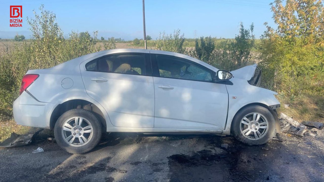 Qubada sərnişin avtobusu minik maşını ilə toqquşdu: Çoxlu yaralı var - ÖZƏL - FOTO - foto 1