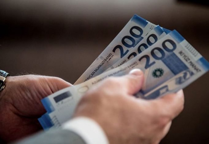 Azərbaycanda yüksək maaş alan işçilərin SAYI AÇIQLANDI