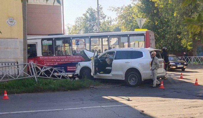 Xanım deputat ağır qəza törətdi – FOTO/VİDEO - foto 3