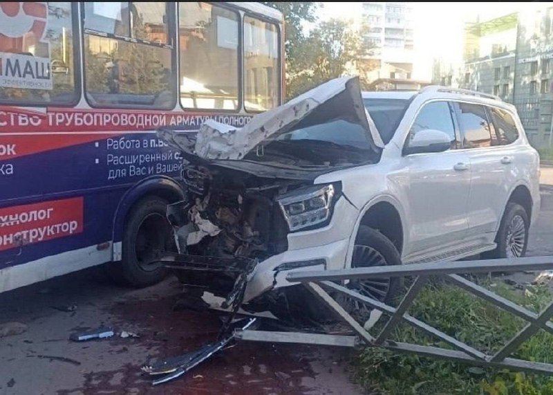 Xanım deputat ağır qəza törətdi – FOTO/VİDEO - foto 1