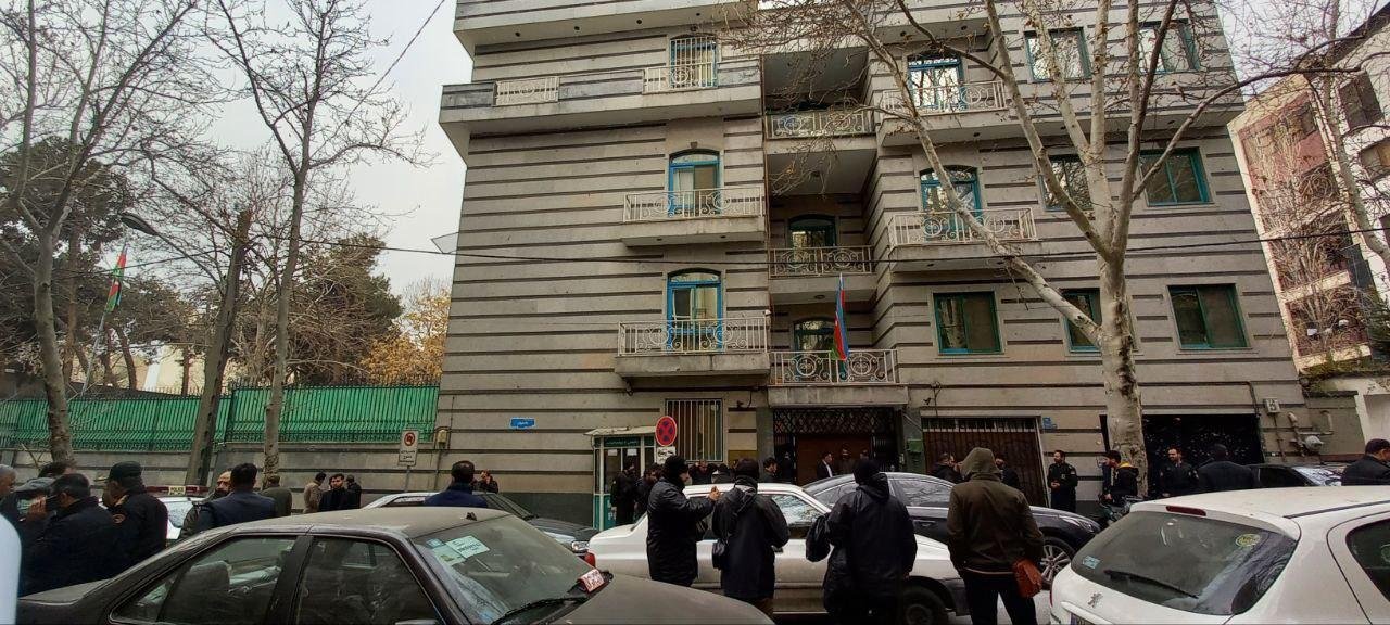 Tehrandakı səfirliyimizə hücum etmiş terrorçunun edam hökmü niyə gecikir? - Bakı səfirini geri çağıra BİLƏR - foto 1