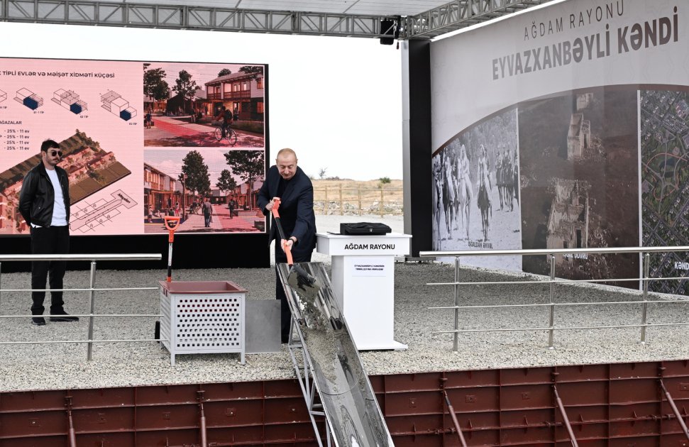 İlham Əliyev Ağdamın Eyvazxanbəyli kəndinin TƏMƏLQOYMA MƏRASİMİNDƏ - FOTO İlham Əliyev Ağdamın Eyvazxanbəyli kəndinin TƏMƏLQOYMA MƏRASİMİNDƏ - FOTO